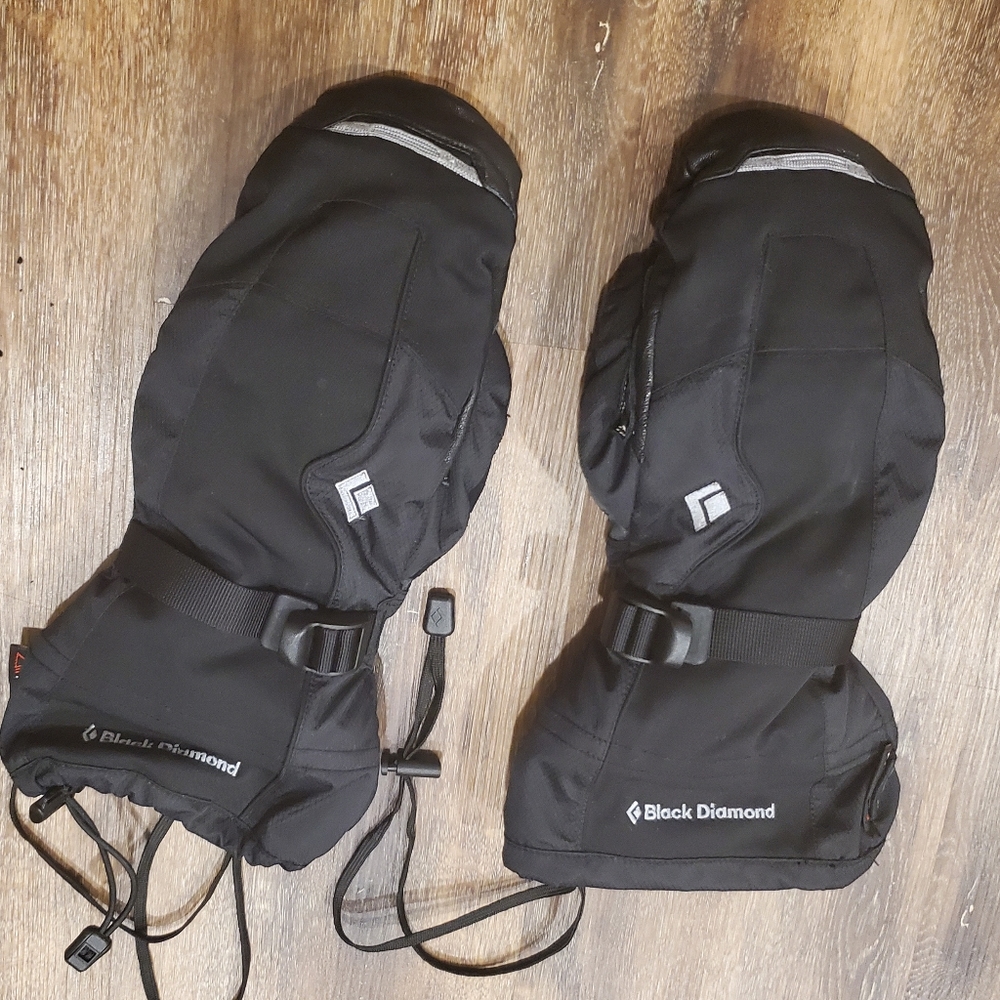 Black Diamond snow gloves